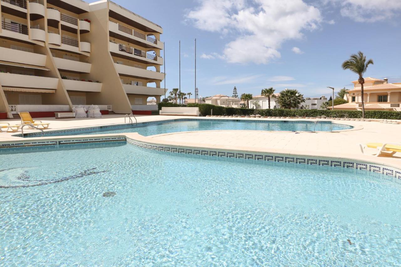 Apartamento Palmeira Gale - Beach - Pool - By Bedzy Албуфейра Экстерьер фото
