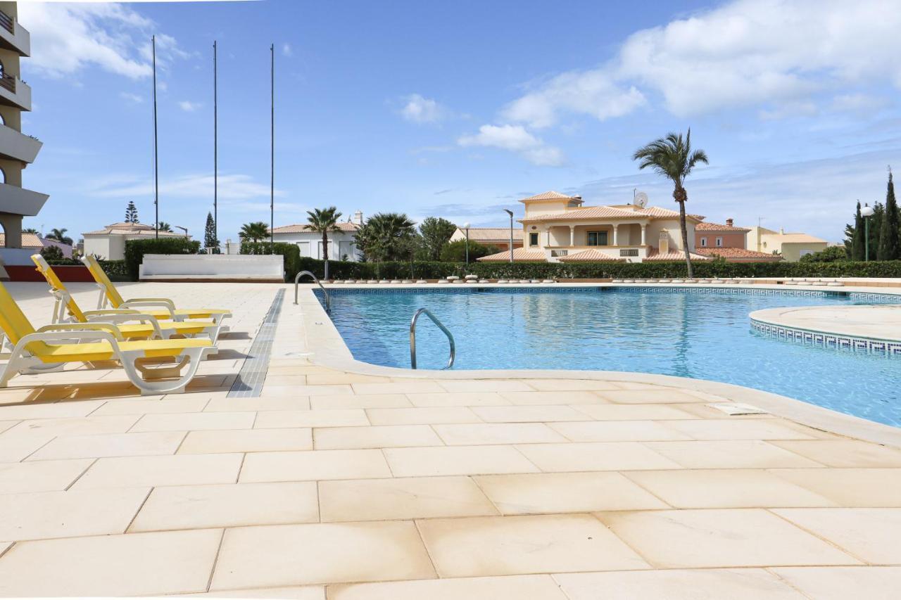 Apartamento Palmeira Gale - Beach - Pool - By Bedzy Албуфейра Экстерьер фото